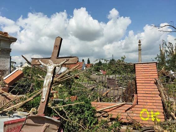 Mikulčice po řádění tornáda