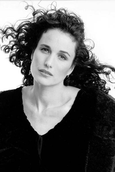 Andie Macdowell 90s Black&White Portrait Wallpaper