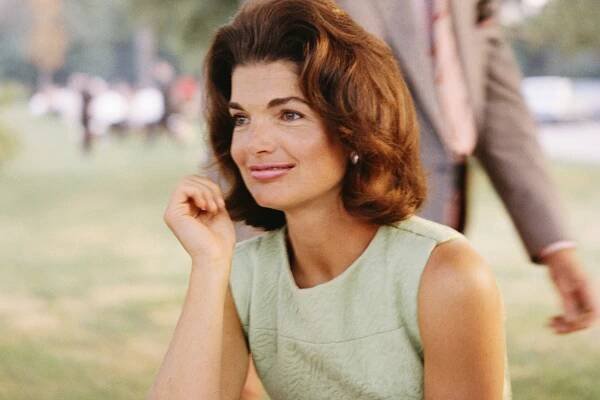 11 Things to Know About Jackie Onassis’s Beauty Routine