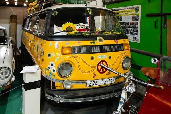 Muzeum veterán Tatra klub v Bystřici nad Pernštejnem - Jednou stopou Českem