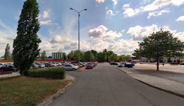 Parkoviště u hřbitova v olomoucké části Neředín