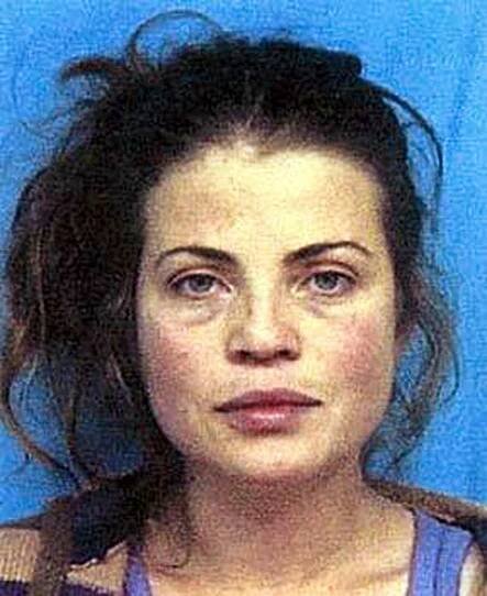 ‘Baywatch’ star Yasmine Bleeth disappeared completely and looks dramatically different today – NXO News