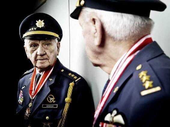 Generál Emil Boček, legendární pilot RAF: Letadla byla mým osudem. Na Spitfiru se létalo dobře, to byl kočár!