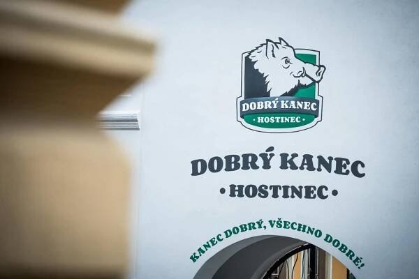 Dobrý Kanec - Hostinec Mělník Exteriér fotografie