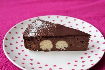 Zdravý kakaový koláč s kokosovými kuličkami – Deník malé požitkářky
