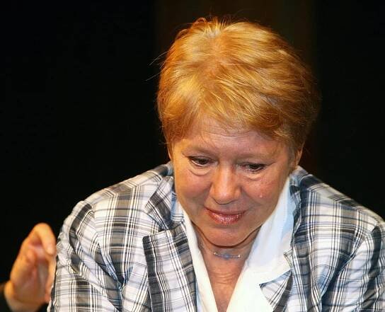 Kretschmerová, Merunková, Hartl, Rychlý a další: 6 herců skoleno covidem v jednom studiu!