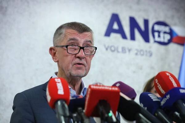 Členové hnutí ANO stojí za Babišem. Vítězně z toho nevyjde, pochybují však někteří