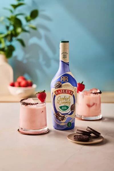 Baileys Oak Milk Strawberry Fields cup with strawberry garnish
