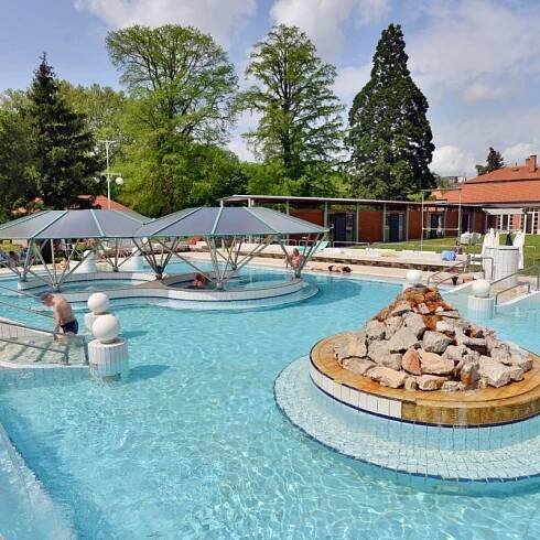 Hunguest Hotel Flóra ****