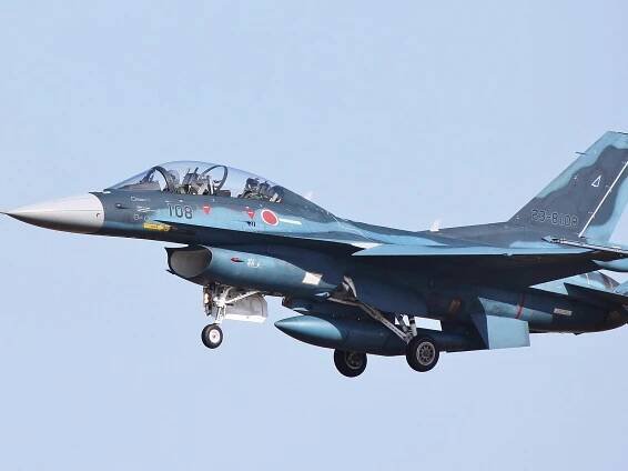 Stíhací letoun Mitsubishi F-2 japonských vzdušných sil. Větší sourozenec americké F-16 - Techsvět