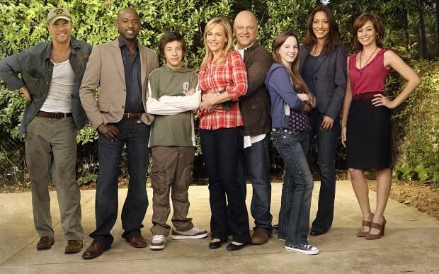 Tate Donovan, Romany Malco, Jimmy Bennett, Julie Benz, Michael Chiklis, Kay Panabaker, Christina Chang, Autumn Reeser - Taková nenormální rodinka - Promo