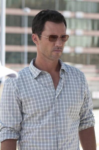 Status: Nežádoucí - Ďábel, kterého znáš - Z filmu - Jeffrey Donovan