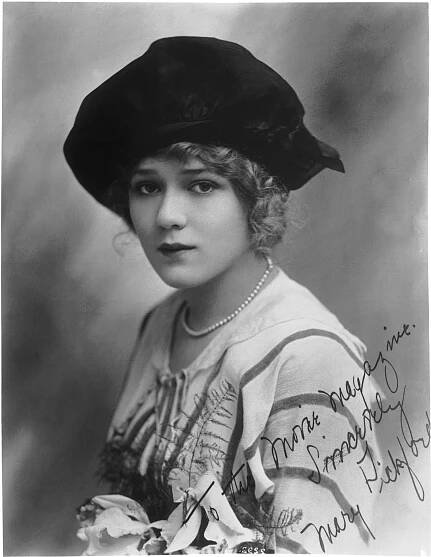 File:Portrait of Mary Pickford, signed (CHS-2292) digital restoration.jpg - Wikipedia