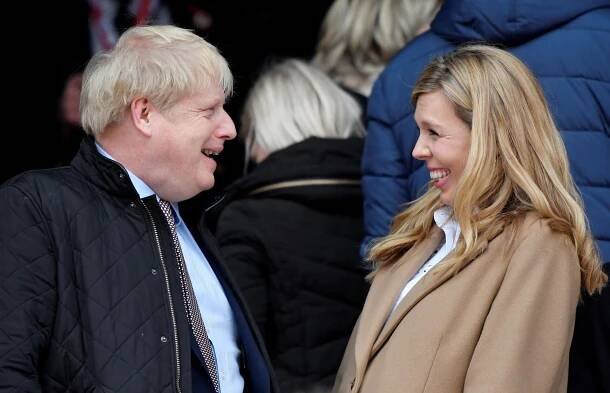 Zplodil syna a může potřetí do chomoutu. Johnson udělal po 25 letech tečku za manželstvím