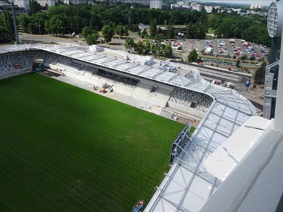 Multifunkční fotbalový stadion v Hradci Králové