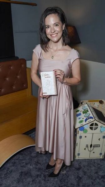 Kristýna Janáèková pokøtila knihu S LÁSKOU, MÁMA