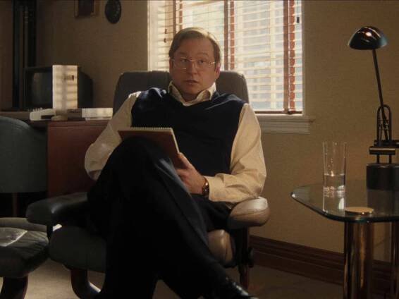 Monsters: The Lyle And Erik Menendez Story. Dallas Roberts as Dr. Jerome Oziel in episode 202 of Monsters: The Lyle And Erik Menendez Story. Cr. Courtesy of Netflix Â© 2024