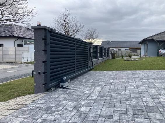 Spolehlivá výroba kvalitních plotů a bran
