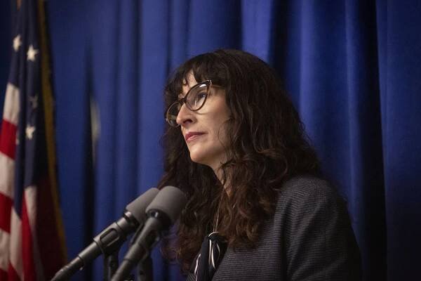 Search Party - The Rookie Lawyer - Z filmu - Michaela Watkins