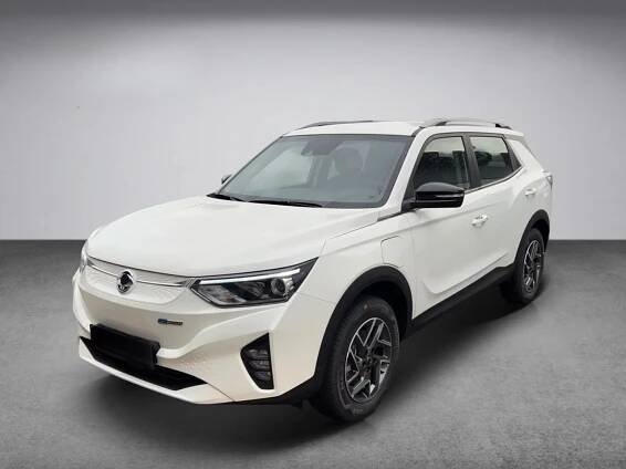 SsangYong Korando e-Motion/Titanium/Tep. čerpadlo/Kůže/LED