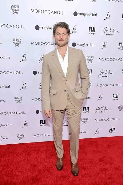 BEVERLY HILLS, CALIFORNIA - APRIL 10: Travis Van Winkle attends The Daily Front Row's 6th Annual Fashion Los Angeles Awards at Beverly Wilshire, A Four Seasons Hotel on April 10, 2022 in Beverly Hills, California