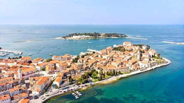 letecký pohled na staré město poreč, istrie, chorvatsko - poreč - stock snímky, obrázky a fotky