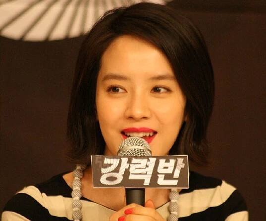 Song Ji-hyo Biography - Facts, Childhood, Family Life & Achievements South Korean Model & Actress