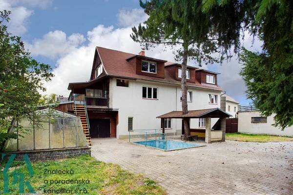 Obrovský dům se zahradou - Děčín
