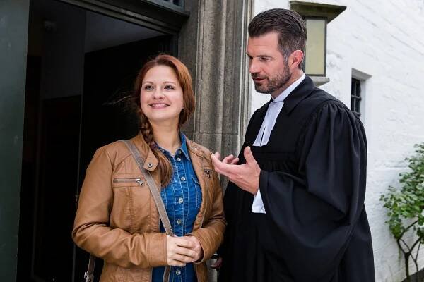 Josephine Schmidt, Simon Böer - Herzensbrecher - Vater von vier Söhnen - Ein Wink Gottes - Z filmu