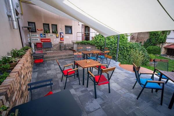 HOTEL VOMOČIL Bystré- restaurace, ubytování
