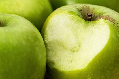 Chemický trik u jablek v supermarketech: Proto se prodávají