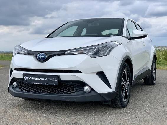 Toyota C-HR 1.8 Hybrid 72 kW/Automat/11.2018/2x Alu kola - Výběrová auta