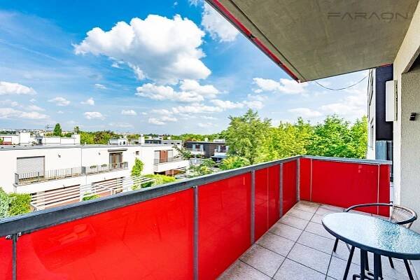 PRONAJATO - Pronájem vybaveného bytu 2+kk, balkon, parking, sklep, Praha 8, ul. Lhotákova - FARAON reality