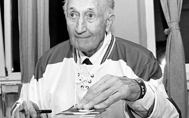 Galerie: Zemřel legendární hokejista Vladimír Zábrodský - Galerie - Echo24.cz