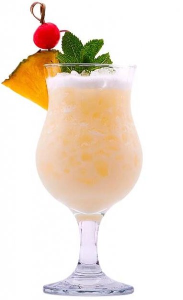 PINA COLADA: Recept na nejlepší koktejl, domácí příprava, ingredience, tipy, variace - NA BARU