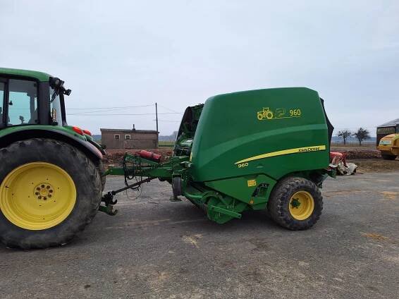 Traktor John Deere 1026R | STROM PRAHA a.s. 