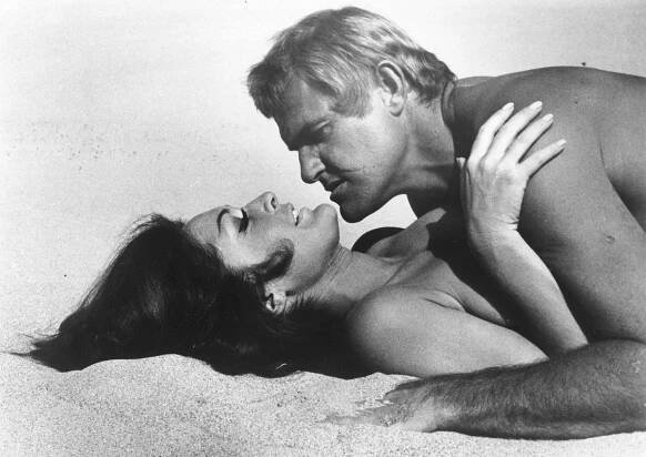 Linda Ashton, Charles Napier - Cherry, Harry & Raquel! - Z filmu