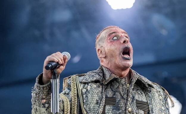Zpěvák Rammstein přijede do Prahy koncertovat sólo, vstup bude až od osmnácti let