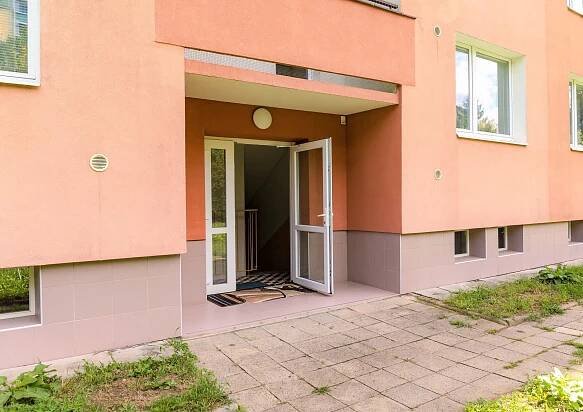 Brno: prodej panelového bytu 2+1 s balkonem v Bystrci na ulici Foltýnova - Reality Adamov