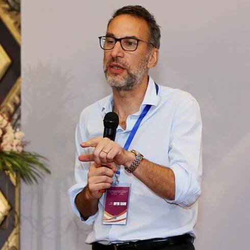 Tobias Fischer