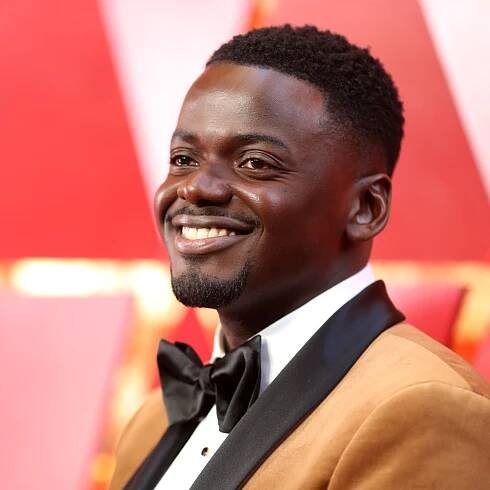 Actor Daniel Kaluuya Wears Fenty Beauty Foundation on the Oscars 2018 Red Carpet