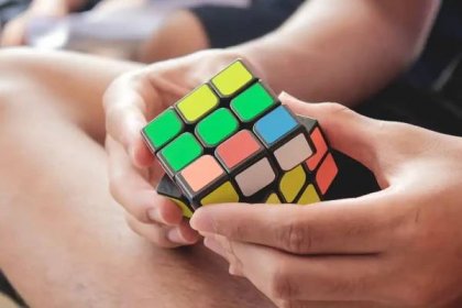 Podrobný návod, jak poskládat Rubikovu kostku 7