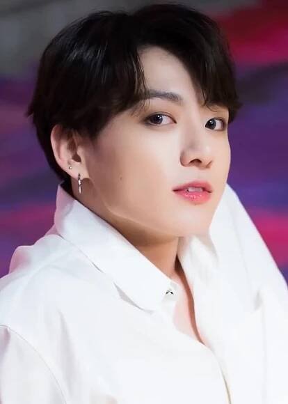 Soubor:Jungkook for Dispatch "Boy With Luv" MV behind the scene shooting, 15 March 2019 07 (cropped).jpg – Wikipedie