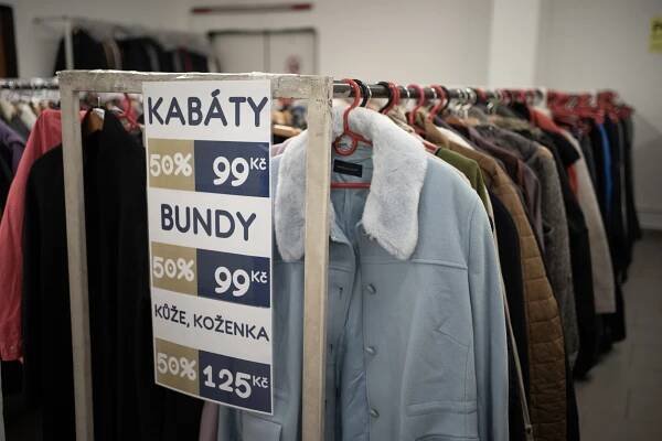 Štvou tě předražené hipster sekáče? Našli jsme nejlepší second handy v Ústí, kde pořídíš bavlněné košile i kousky za 10