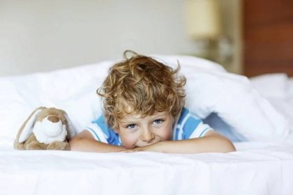 Běž do své postýlky! Jak naučit dítě spát samotné? Vsaďte na tyto triky! |  Supermámy