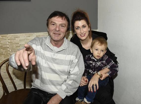 I u Trávníčků se o svátcích koukají na Popelku: Malý syn ale tátu jako prince nepozná