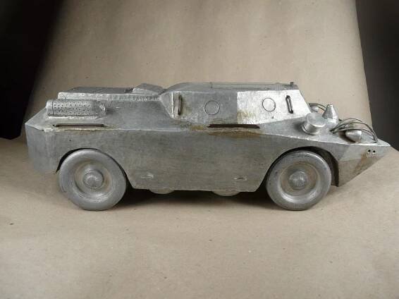 OBRNĚNÝ TRANSPORTER - OT 65 FÚG - kovový model - 43 cm !!! - Sběratelství