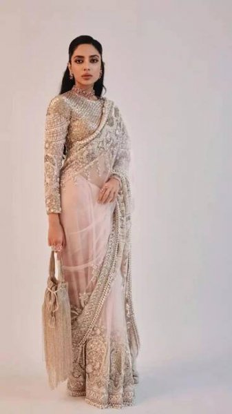 Sobhita Dhulipala Masters the Art of the Perfect Saree Look