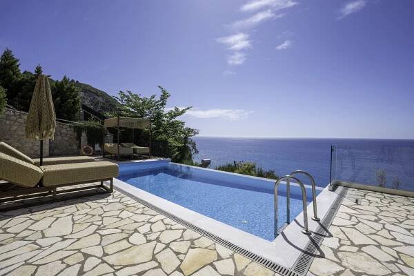 IRIS LUXURY PRIVATE VILLA - Milos Paradise Villas