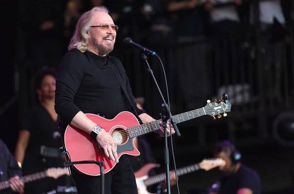 Barry Gibb Returns With Country Collection ‘Greenfields’ Featuring Dolly Parton, Keith Urban & More